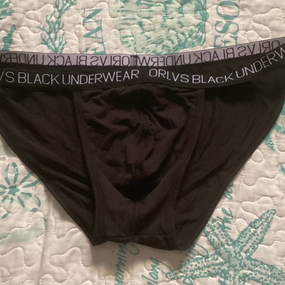 Black brief, Xl tag but fits like medium - Picture 2 of 5